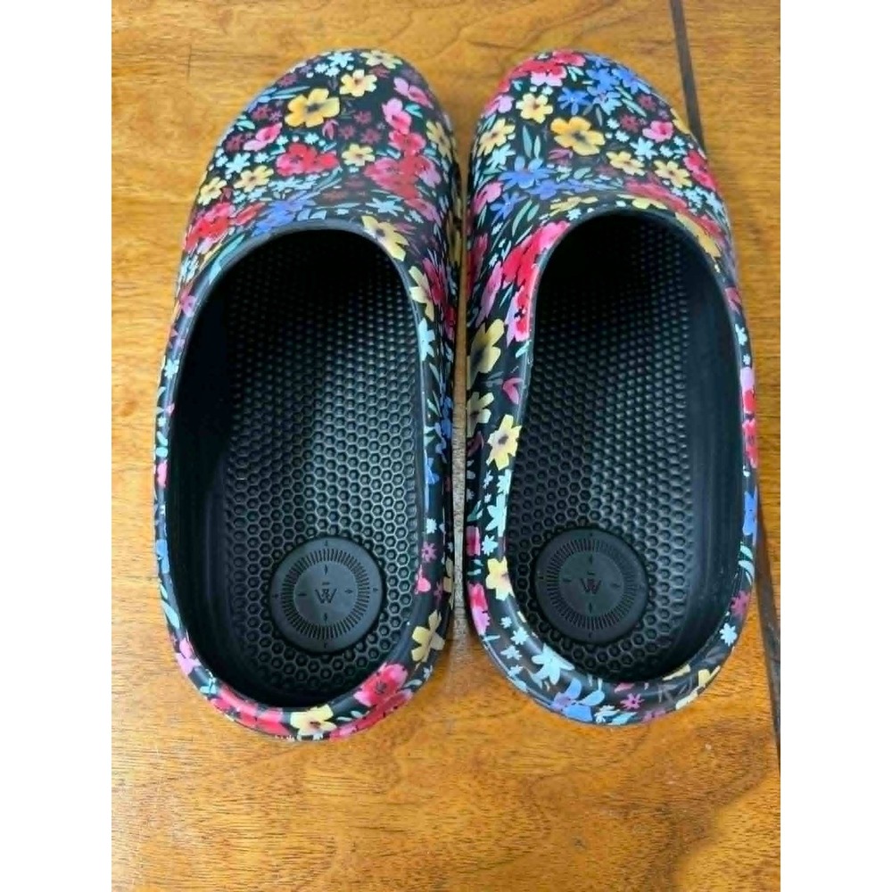 Totes Everywear Womens 9 Floral Clogs Black Multi Color Flower Garden Shoes - Picture 3 of 8